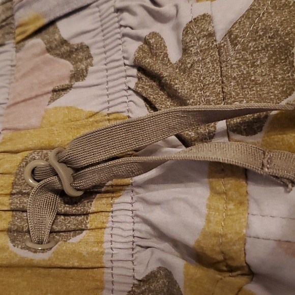 Mountain Hard Wear Coveland Women's Short - Picture 6 of 15